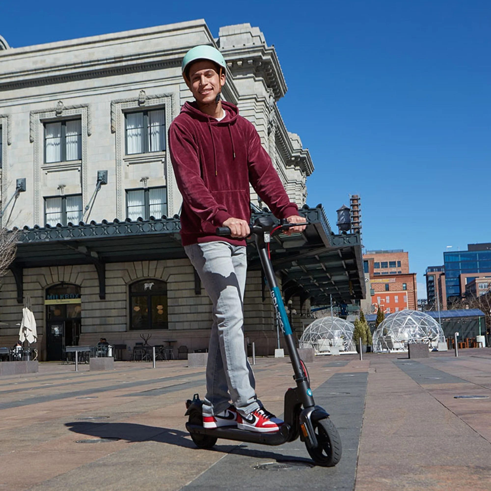 Apex PRO Commuting Electric Scooter - Image 3